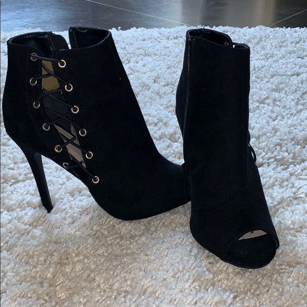 Heels with lace up sides
